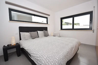 Modernes Ferienhaus mit privatem Pool