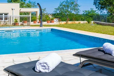 Villa in Labin mit Schwimmbecken