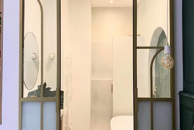 Home Chic Die Comedy Suites