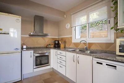 Elegante villa a Calafell con piscina