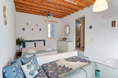 Haus in Ornos mit Meerblick