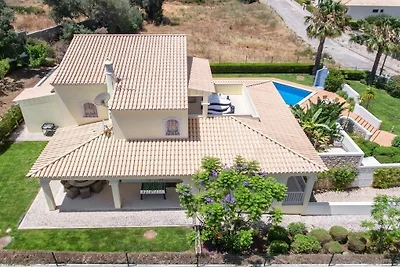 Villa in Alvor met zwembad