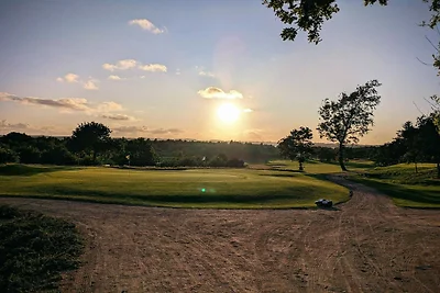 8 persone case ad Skals