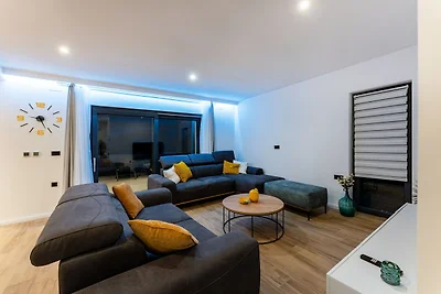 Moderne Familienvilla in Biograd