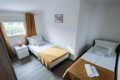 Exclusive Elegant Villa with Pool in Kastel N...