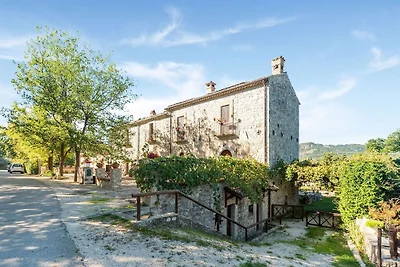 Vivace cottage a Bomba vicino al lago