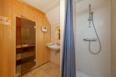 Freist. Ferienhaus mit Dampfdusche nahe der V...