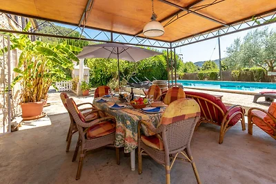 Traditioneller Charme mit privatem Pool
