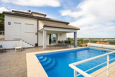 Angenehme Villa in Oliva in der Nähe der...