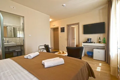 Tranquil Getaway with Shared Pool in Bale - D...