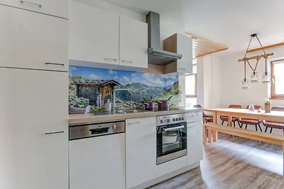 Ferienhaus mit Balkon