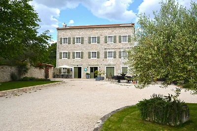 Tranquil Getaway with Shared Pool in Bale - O...