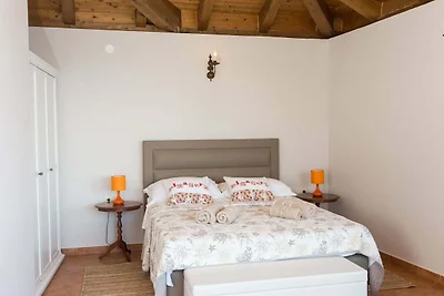Villa mit 1 Zimmer und Terrasse