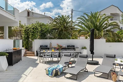 Spazioso appartamento con terrazza a Slatine