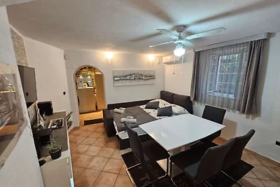 Apartments Diadora - Studio apartment Stone