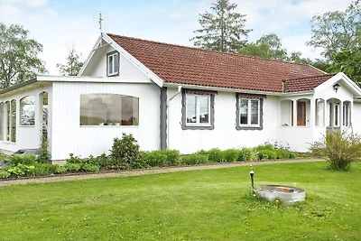 7 Personen Ferienhaus in VARA-By Traum