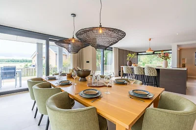 Luxuriöse und attraktive Familienvilla für 8...