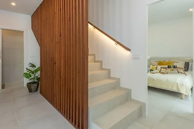 Modern Villa with Private Pool & Rooftop...