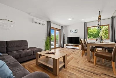 Holiday Home Mlačić - Three Bedroom Holiday H...