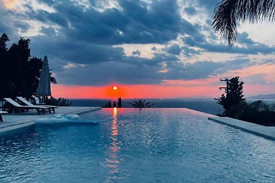 Gemütliche Villa in Patras mit Whirlpool