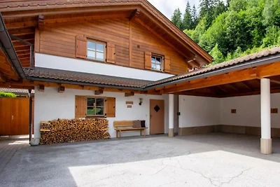 Elegante Chalet Alpino per 10 Ospiti