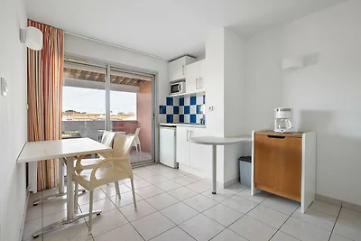 Coastal vacation apartment in Agde
