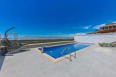 Villa in Kalkan mit Schwimmbecken