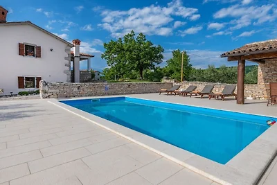Ferienhaus in Trget mit Schwimmbecken