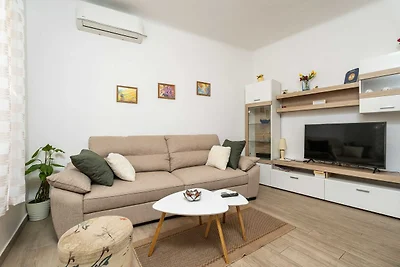 Apartment Family Tokić - One Bedroom Apartmen...