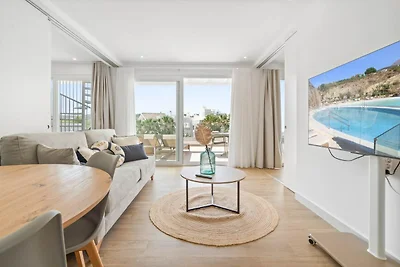 Modern 3-pax Apt & Solarium ALCAZABA LAGOON...