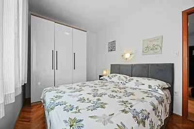 Rustig appartement aan zee in Kampor
