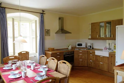 Piacevole casa vacanze a Milire con cortile