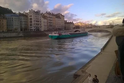 DIFY Lucky - 10 minuti dal centro di Lione