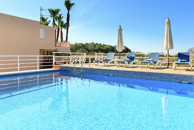 Peaceful Villa on Balearic islands with Swimm...