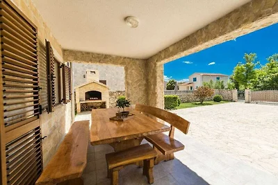 Villa in Privlaka mit Schwimmbecken