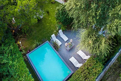 Villa in Montecarlo mit privatem Pool