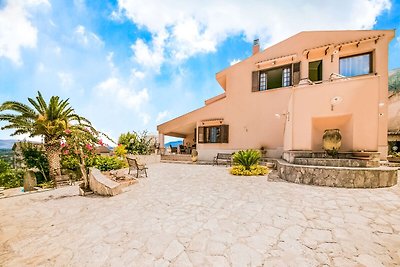 Spacious Villa in Castellammare del Golfo wit...