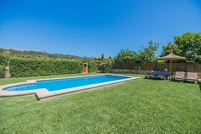 Villa in Pollença mit Bergblick