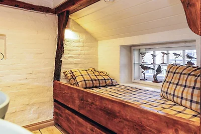 4 persone case ad Asaa