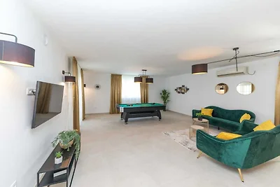 Scenic Elegant Trogir Villa with Pool - Five ...