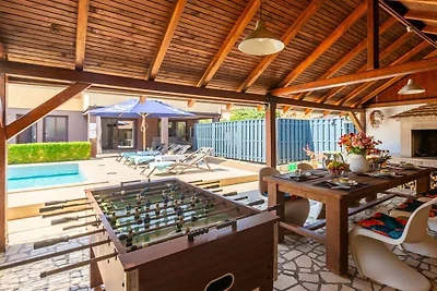 Villa a Marčana con piscina