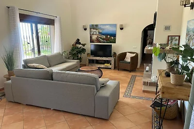 Luxuriöse Villa in Arenas mit Swimmingpool