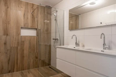 4-Personen-Apartment mit Meerblick