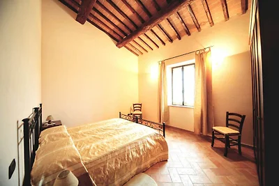 Schönes Bauernhaus in Asciano mit Schwimmbad