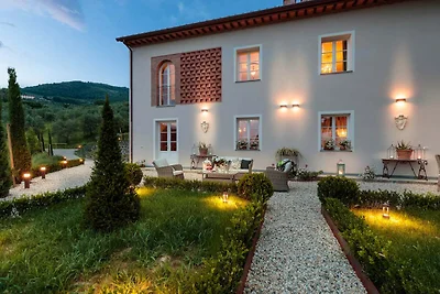 Villa in Lucca mit Jacuzzi und Weinproben