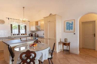 Ferienhaus in Kaštelir mit Schwimmbecken