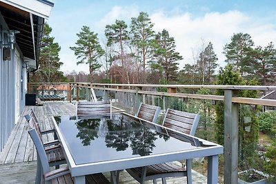 6 person holiday home in Tanumshede