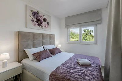 Scenic Kastel Luksic Apartments - Three Bedro...