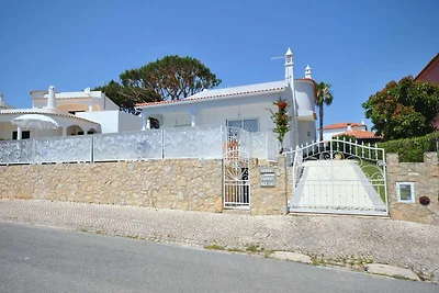 Geräumige Villa im Ferienort Vilamoura mit pr...