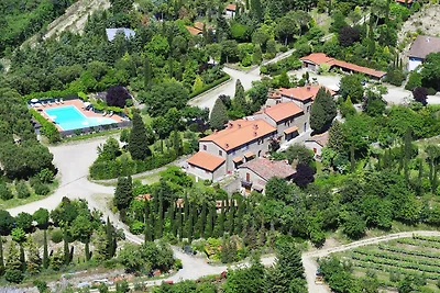 Accogliente casale a Campriano con piscina